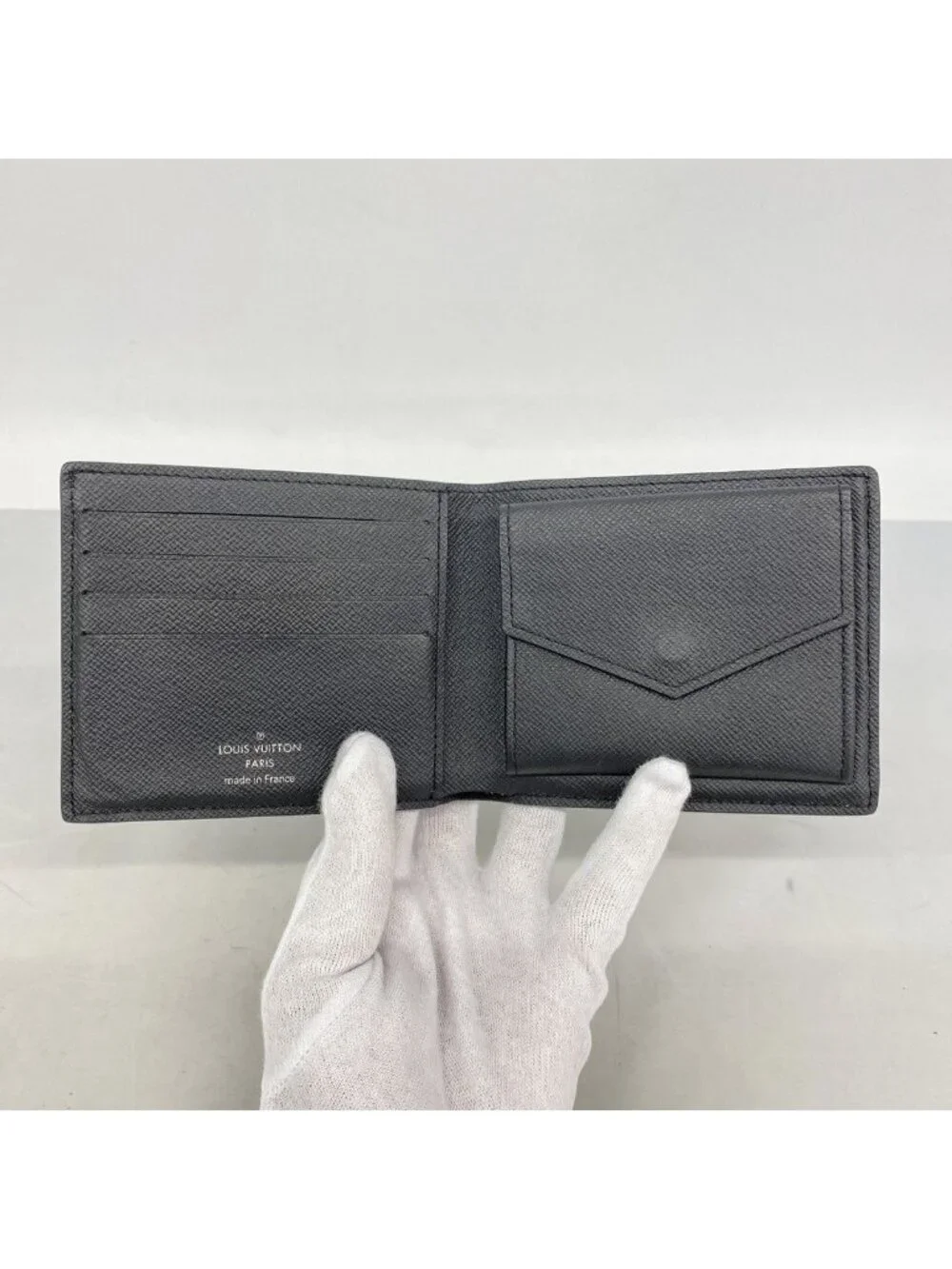 Louis Vuitton Wallet Taiga Portefeuille Marco NM Black